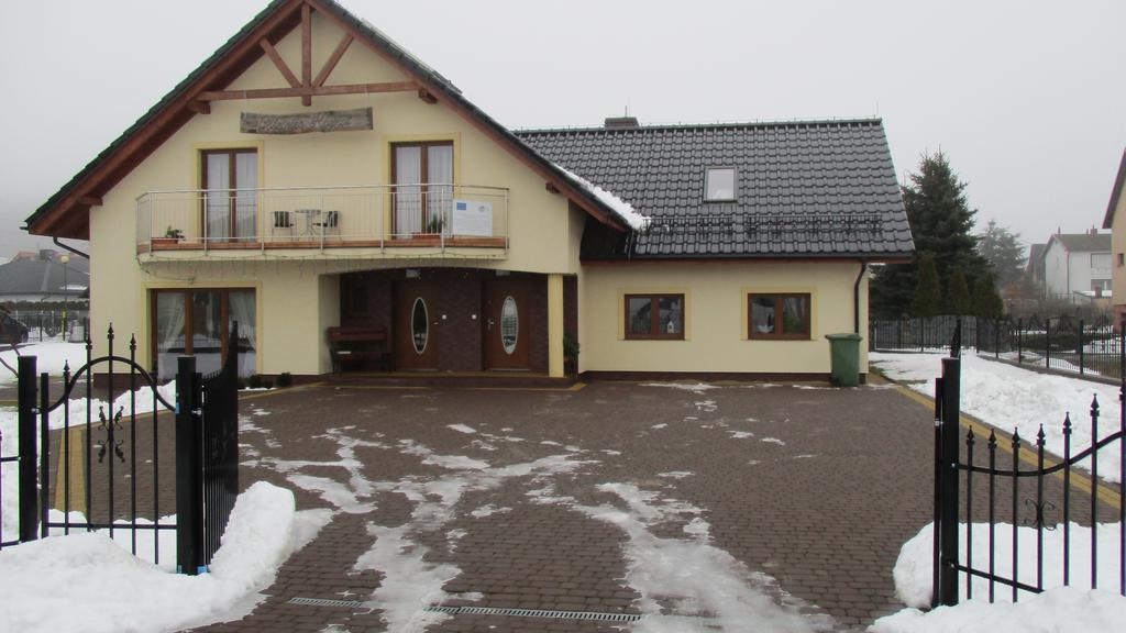 Gosciniec Klejnot Hotel Borowo Buitenkant foto
