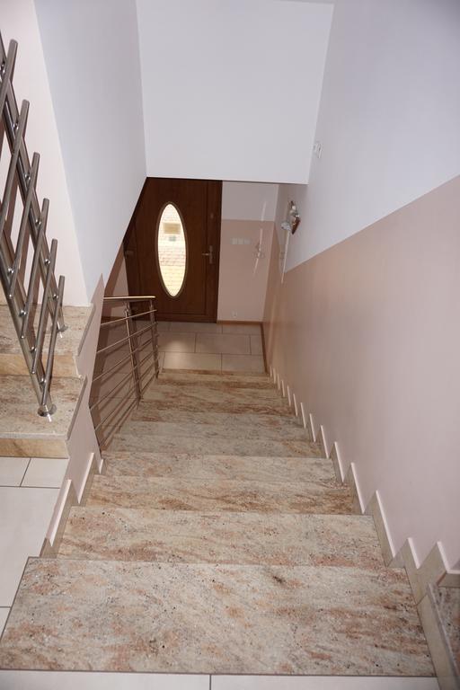 Gosciniec Klejnot Hotel Borowo Buitenkant foto