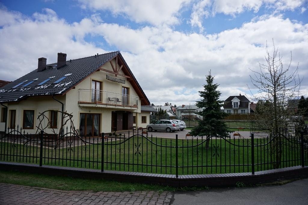 Gosciniec Klejnot Hotel Borowo Buitenkant foto