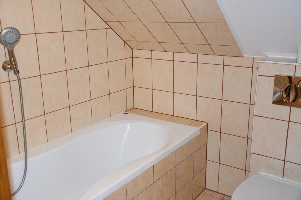 Gosciniec Klejnot Hotel Borowo Buitenkant foto