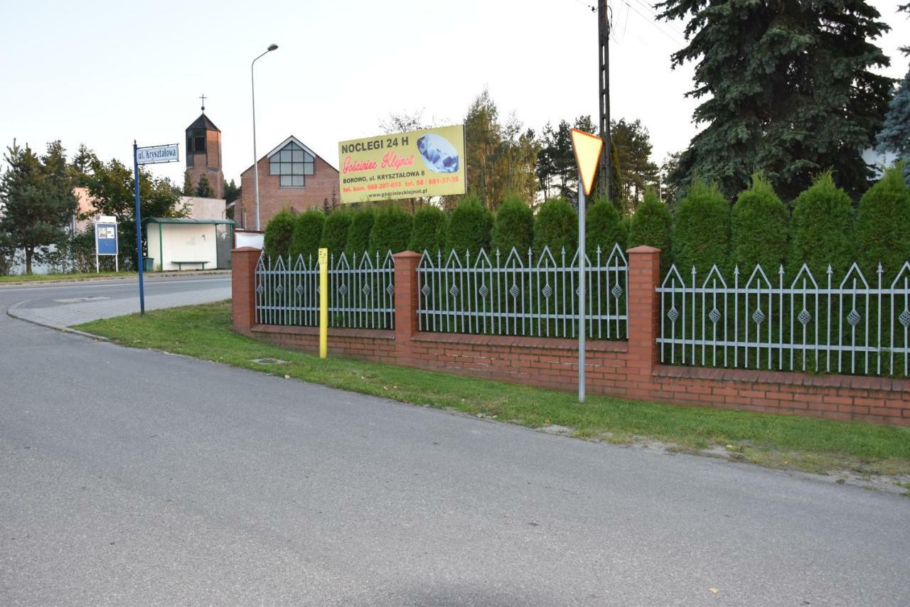 Gosciniec Klejnot Hotel Borowo Buitenkant foto