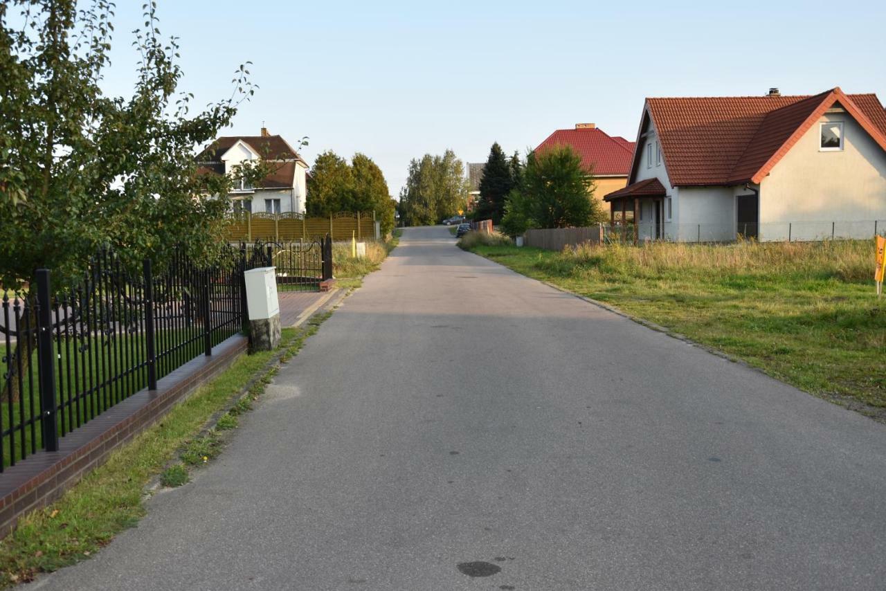 Gosciniec Klejnot Hotel Borowo Buitenkant foto