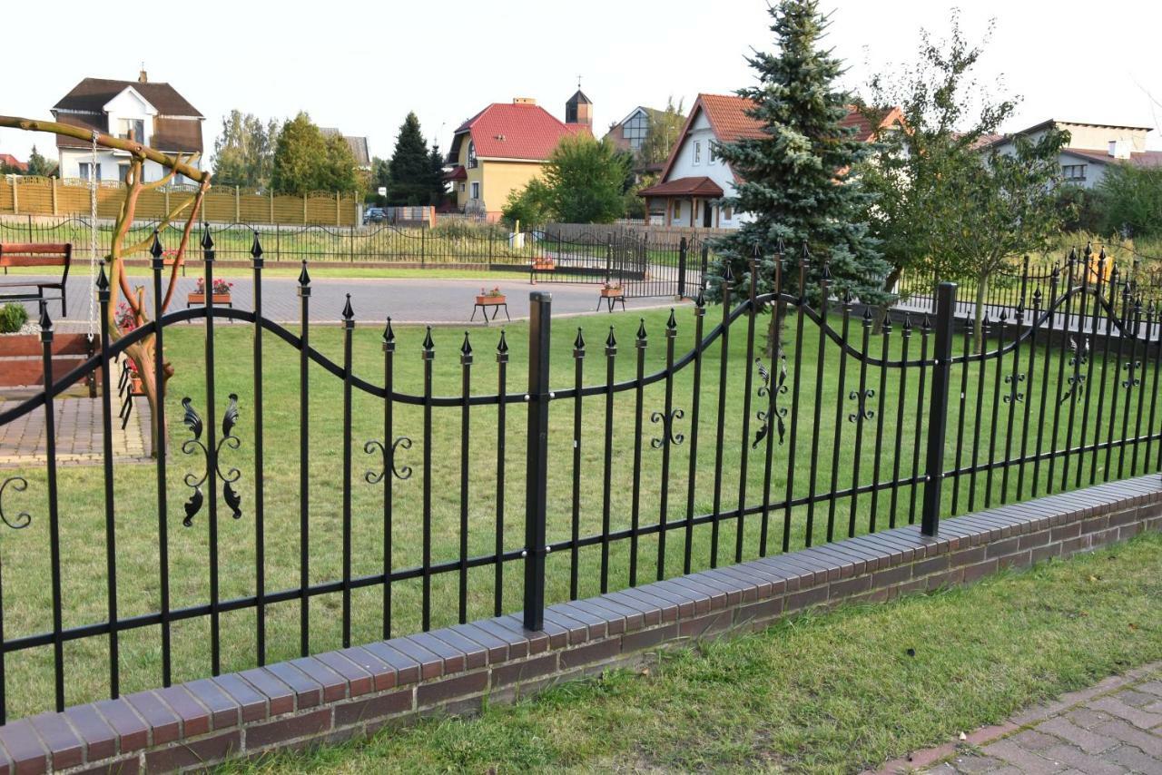 Gosciniec Klejnot Hotel Borowo Buitenkant foto